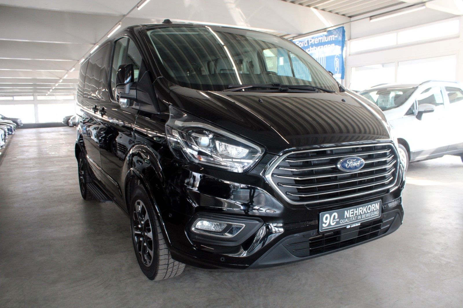 Fahrzeugabbildung Ford Tourneo Custom Titanium X Aut. 8-Si XENON LEDER