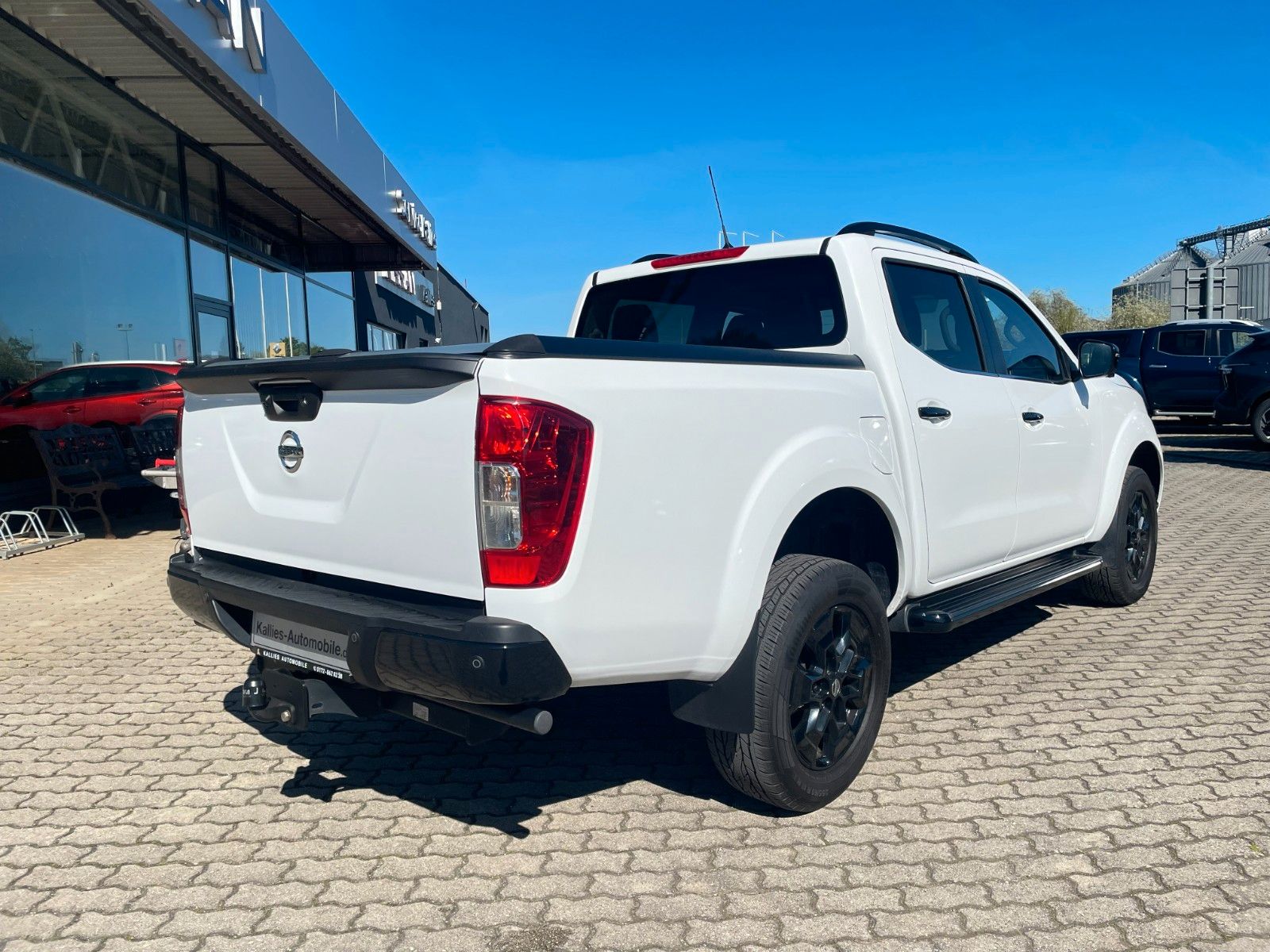 Fahrzeugabbildung Nissan Navara NP300 N-Guard Double Cab 4x4