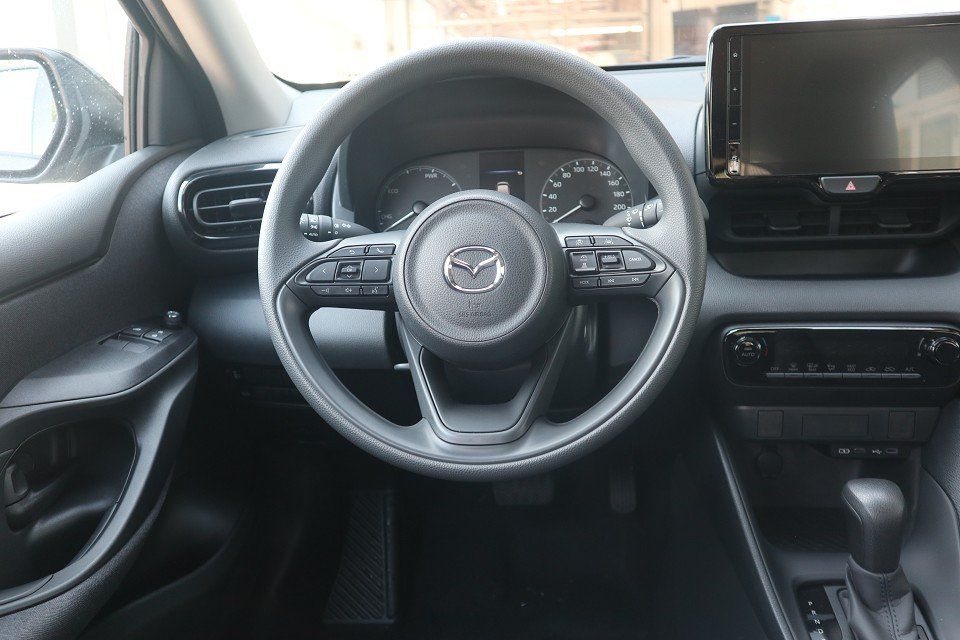 Fahrzeugabbildung Mazda 2 Hybrid Prime-Line 1.5L VVT-i 116 PS CVT ACAA R