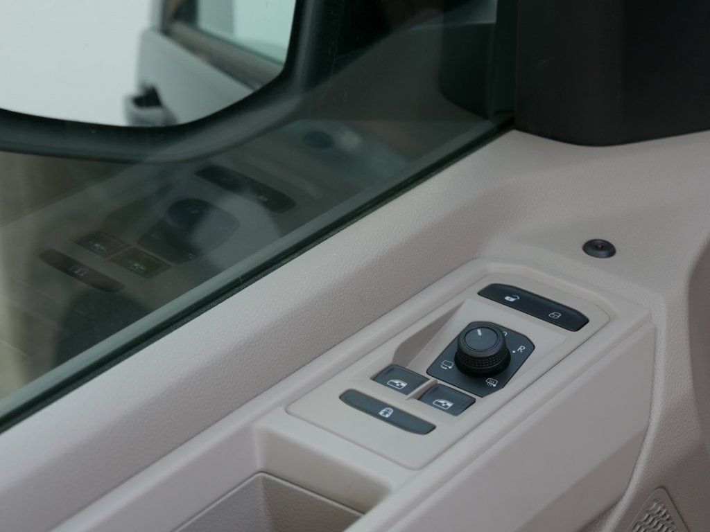 Fahrzeugabbildung Volkswagen T7 Multivan 2.0 TDI DSG AHK  LED