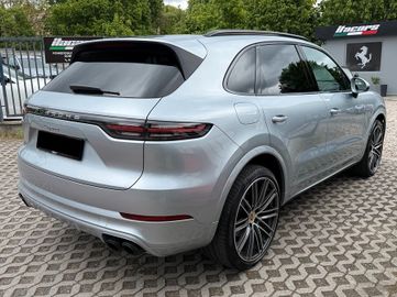Porsche Cayenne - 6