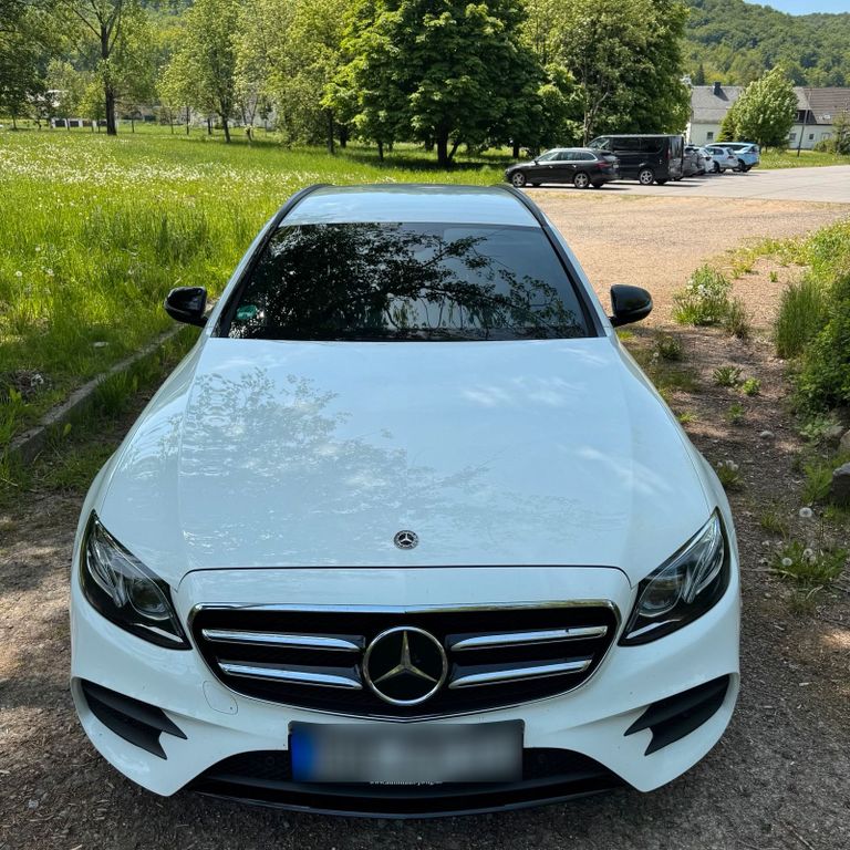 Image of Mercedes-Benz E 300
