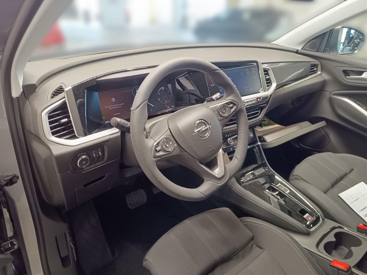 Fahrzeugabbildung Opel Grandland 1.2 Turbo GS AT