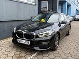 BMW 118i Sport Line - BMW 118 mit Benzin-Antrieb: Schwarz