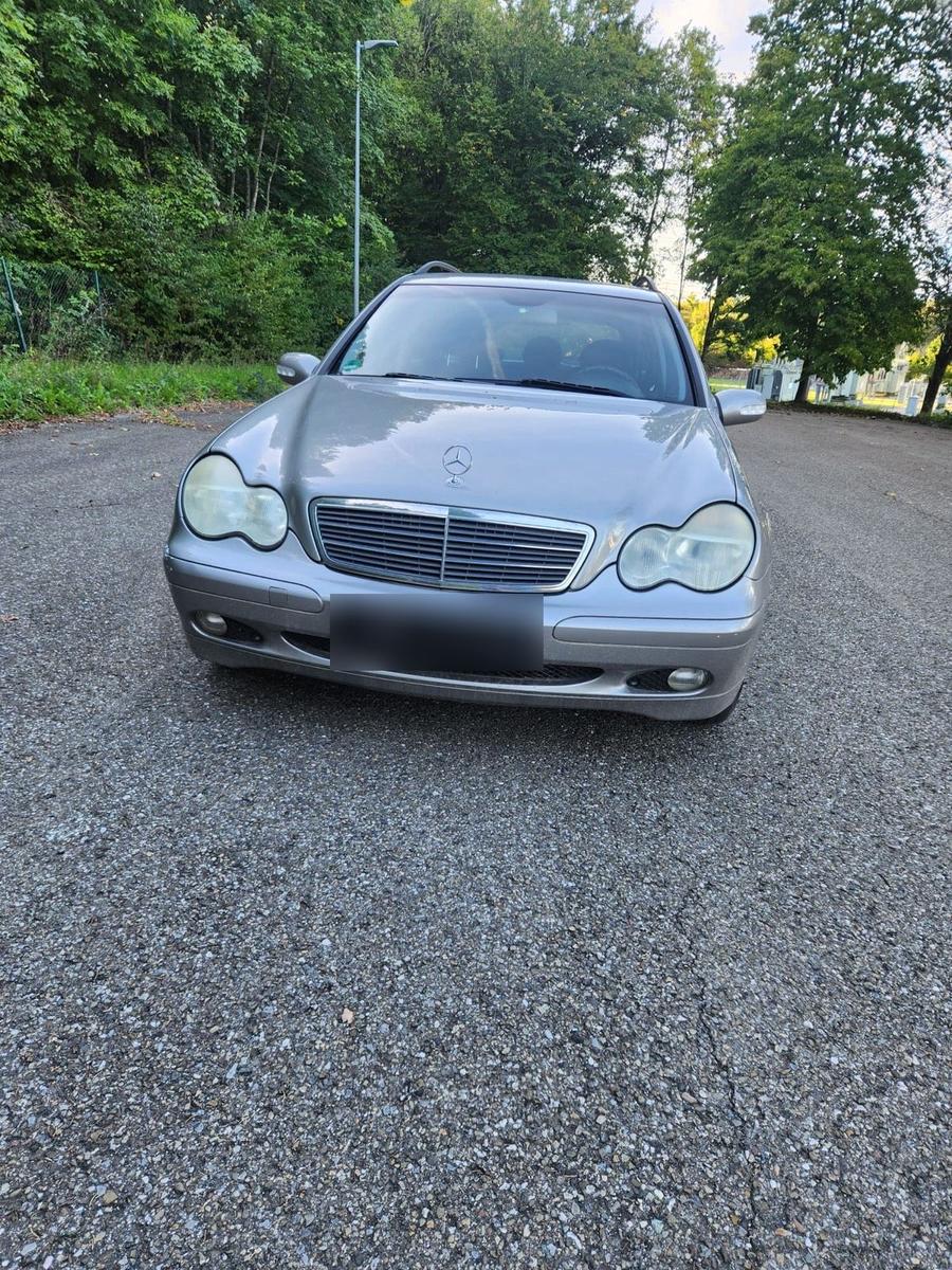 Mercedes-Benz C180 2004 — rear view