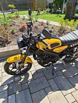 Yamaha XSR125 - YAMAHA GELB
