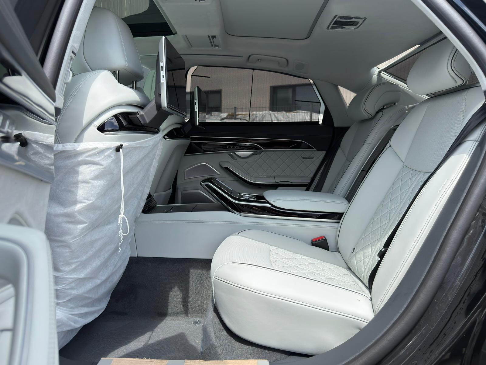 Audi A8 60 TFSI e L QUATTRO/VIP/4-SEATS/B&O/