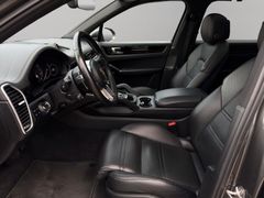 PORSCHE Cayenne 3.0L V6 E-Hybrid Super Ausstattung