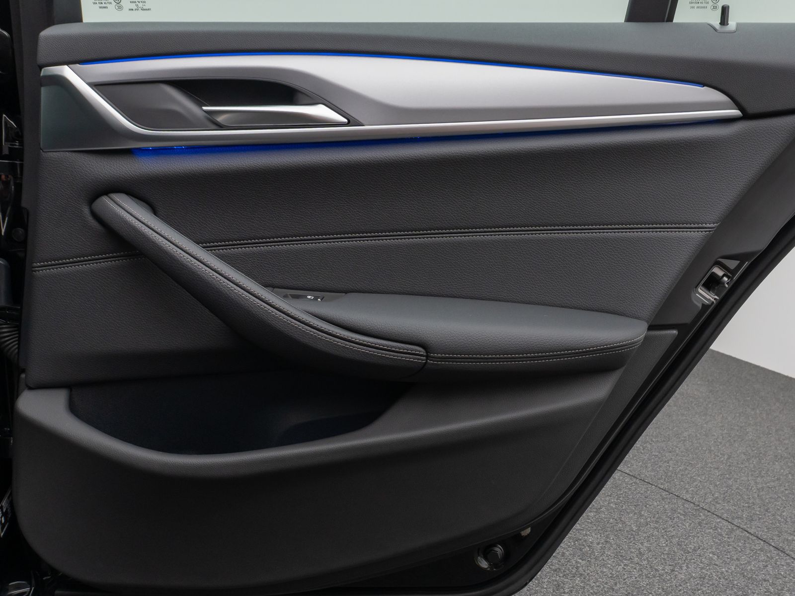 Fahrzeugabbildung BMW 530i xD Panorama Kamera Laser HUD HiFi Komfort