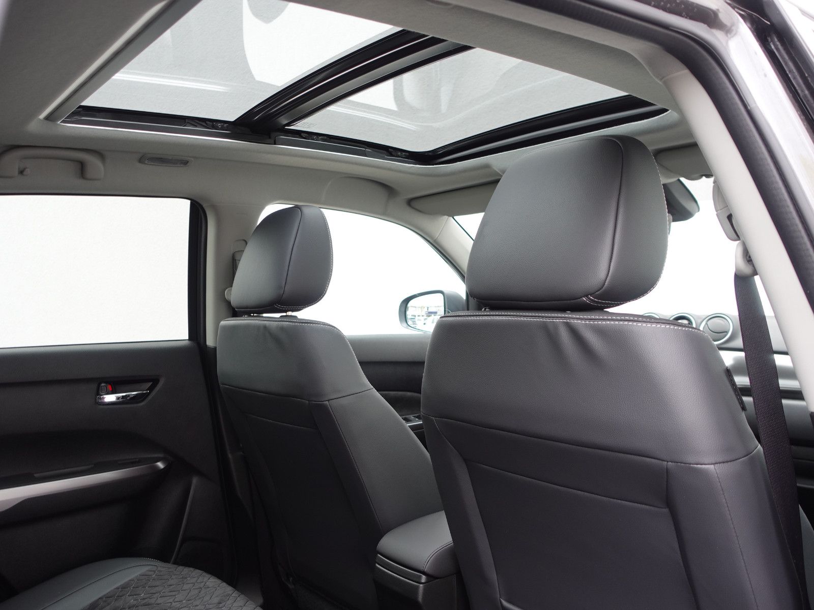 Fahrzeugabbildung Suzuki Vitara 1.4 Comfort+ NAVI,Sitzh.,PDC,Kamera,Pano