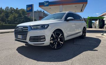 Audi Q7 - 1