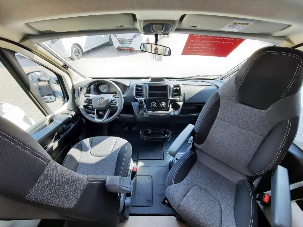 Fahrzeugabbildung LMC Tracer 730 EL Verfüg./Sparen Sie 10.661,- €