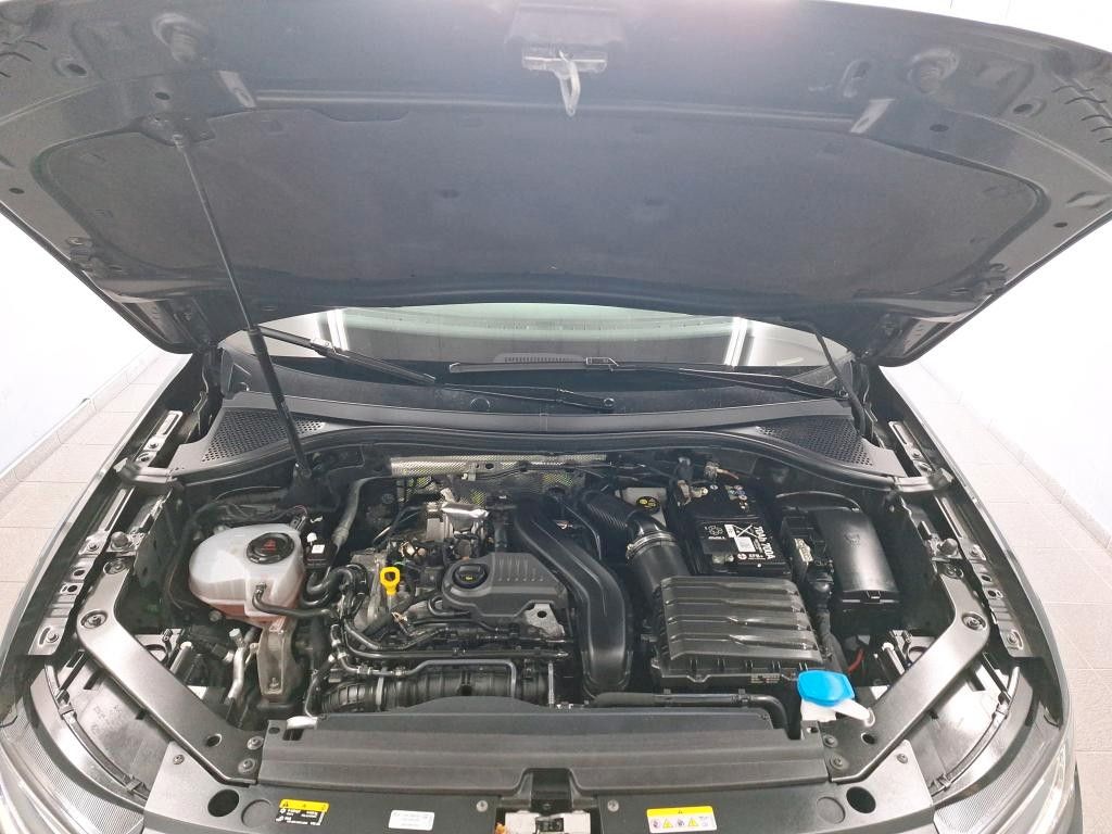 Fahrzeugabbildung Volkswagen Tiguan R-LINE DSG LED AHK ACC 19' APP-CON. 1H