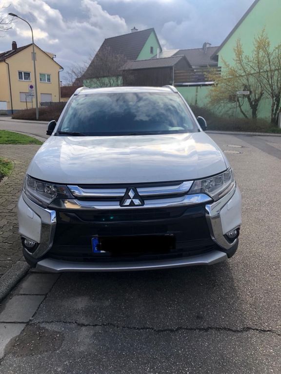 Image of Mitsubishi Outlander