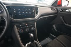 Fahrzeugabbildung Volkswagen T-Roc 1.5 TSI STYLE DSG NAVI/LED/NEBEL/ACC/DAB+