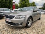 Skoda Octavia 1.6 TDI Green tec Ambition PDC Bi-Xenon - Skoda Octavia: Limousine