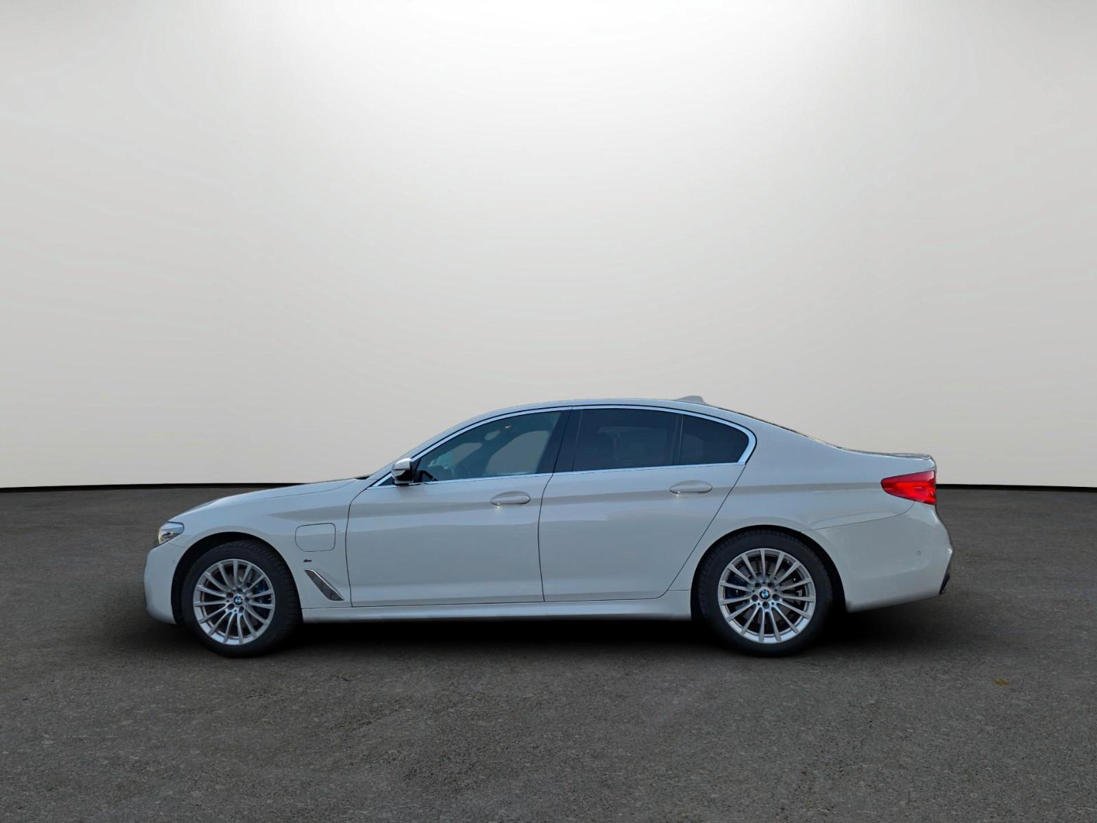 BMW 530e i Performance M Paket +8 Fach bereift+