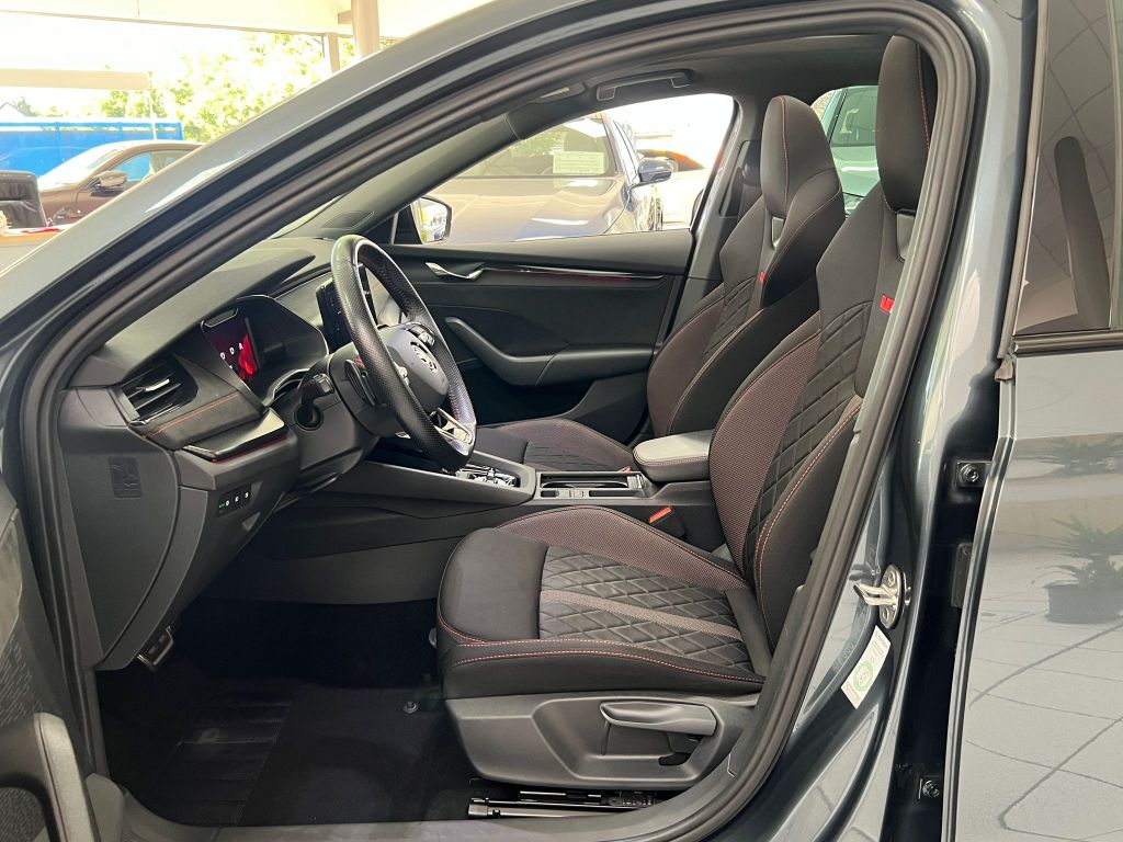 Skoda Octavia RS Combi 2.0 TSI*LED*PANO*TOTW*VIRTU*DAB