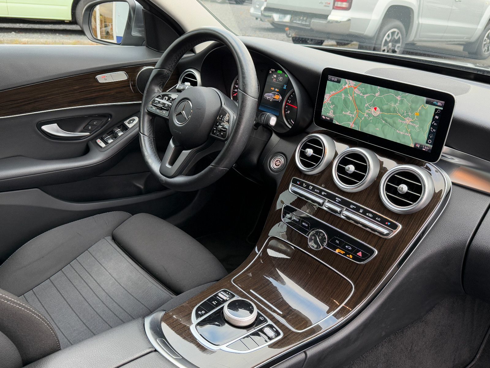 Fahrzeugabbildung Mercedes-Benz C 300de Limo Avantgarde Hybrid 9G DAB GRA Navi