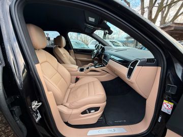 Porsche Cayenne - 12