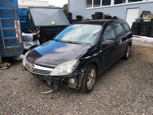 Opel Astra H Caravan Sport Unfall