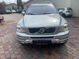 Volvo XC90 D5 Executive NAVI, Leder, 7-Sitze - Volvo XC90 mit Diesel-Antrieb: Geländewagen