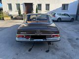 Mercedes-Benz S 280 - Mercedes-Benz S 280 mit Benzin-Antrieb