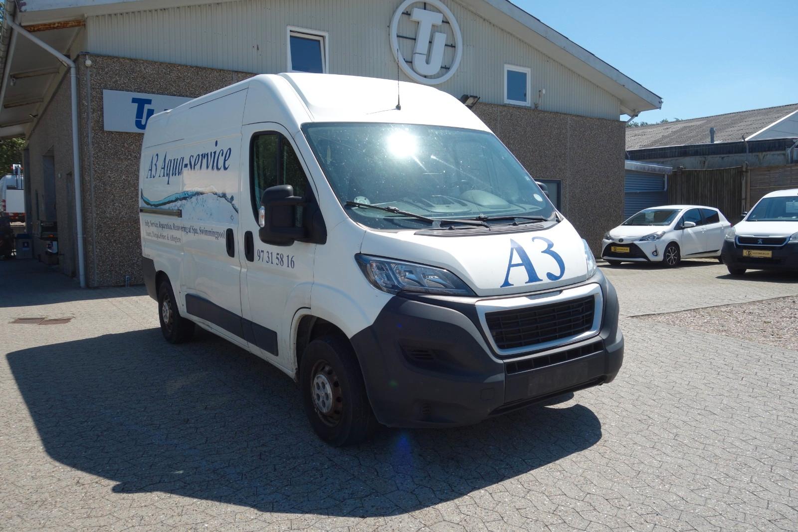 Peugeot Boxer Kasten Hochraum 333 L2H2 Premium BlueHDi 1