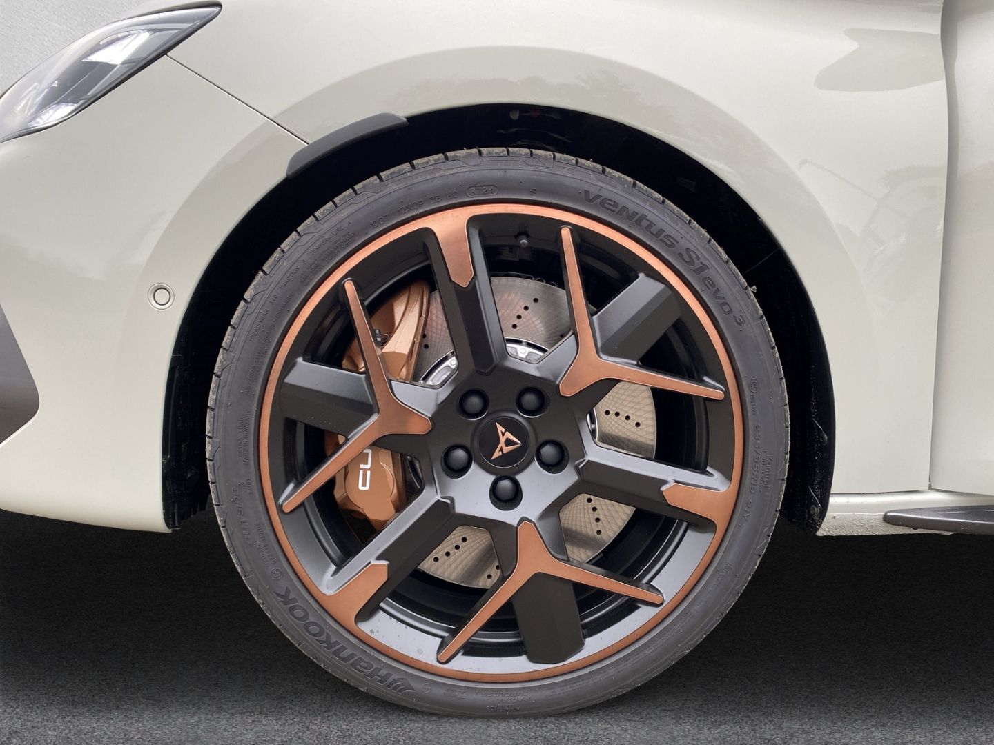 Fahrzeugabbildung CUPRA Leon Sportstourer VZ 4Drive*NAVI*MATRIX*CAM*SHZ*