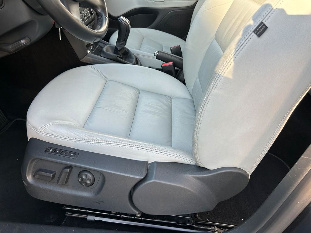 Car Image 26