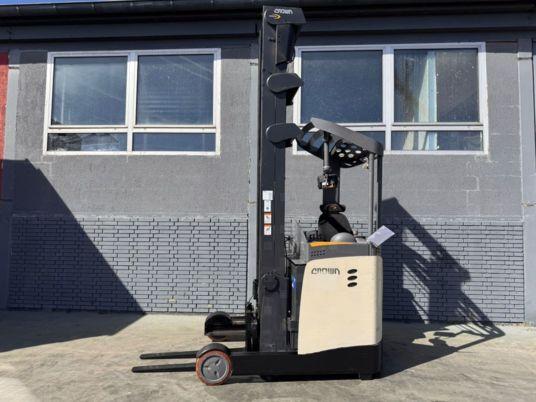 Crown ESR 5260-16 Baujahr 2015/  HH 9,45M / Kamera/ To