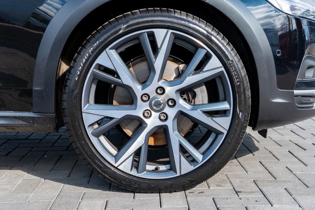 Volvo V90 Cross Country