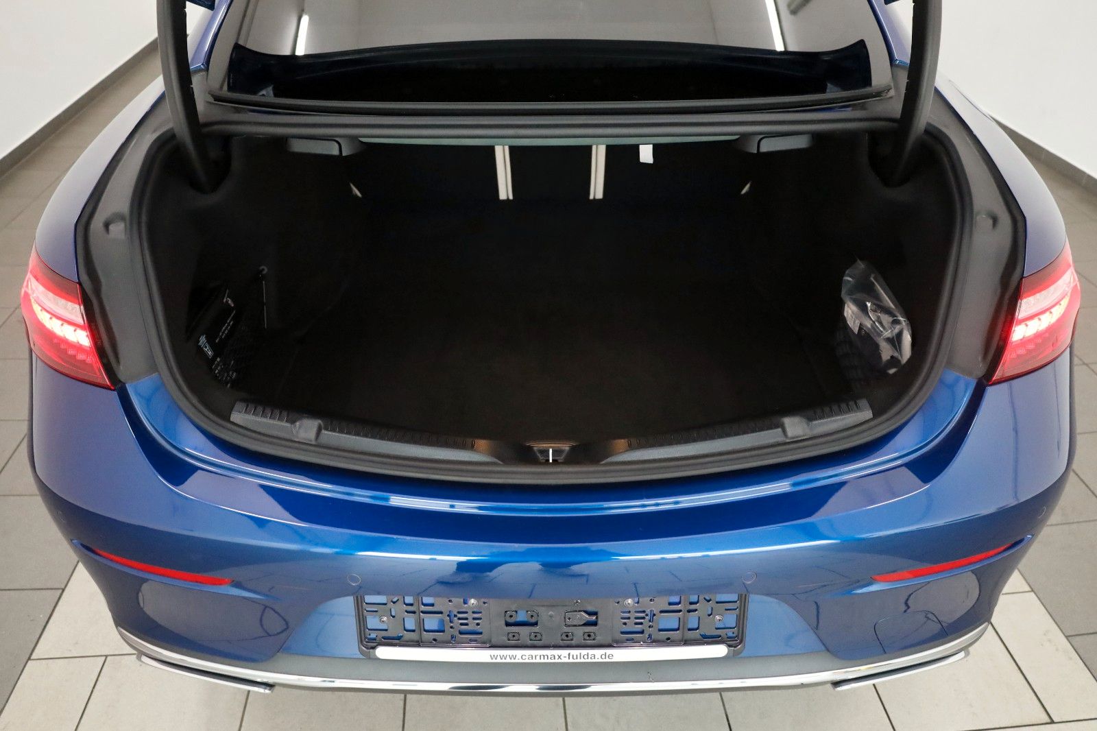 Fahrzeugabbildung Mercedes-Benz E 200 Coupe, Avantgarde, SH,Kamera,ACC,Panorama