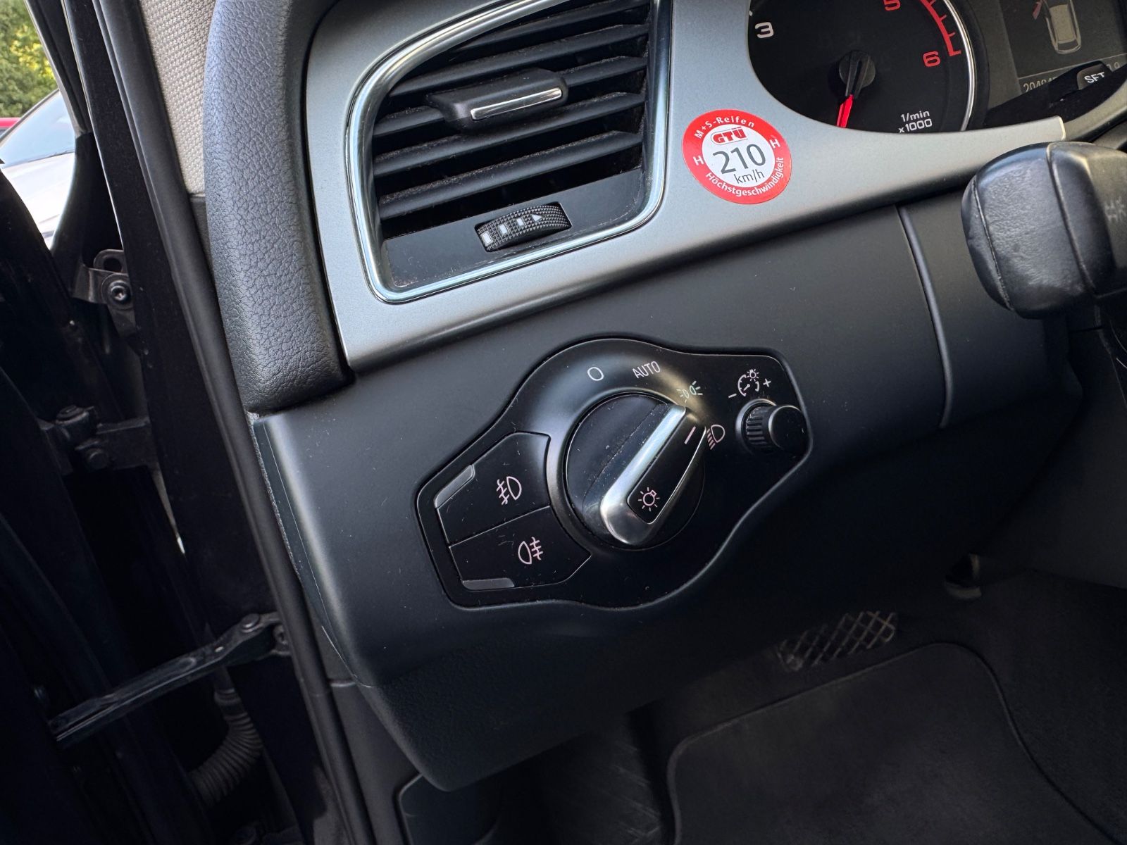 Fahrzeugabbildung Audi A4 Avant Ambition quattro*8Fach Alu*LED*Xenon