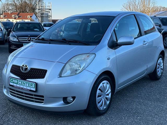 Toyota Yaris Travel 1.3 *TÜV NEU* *NAVI* *KLIMA*