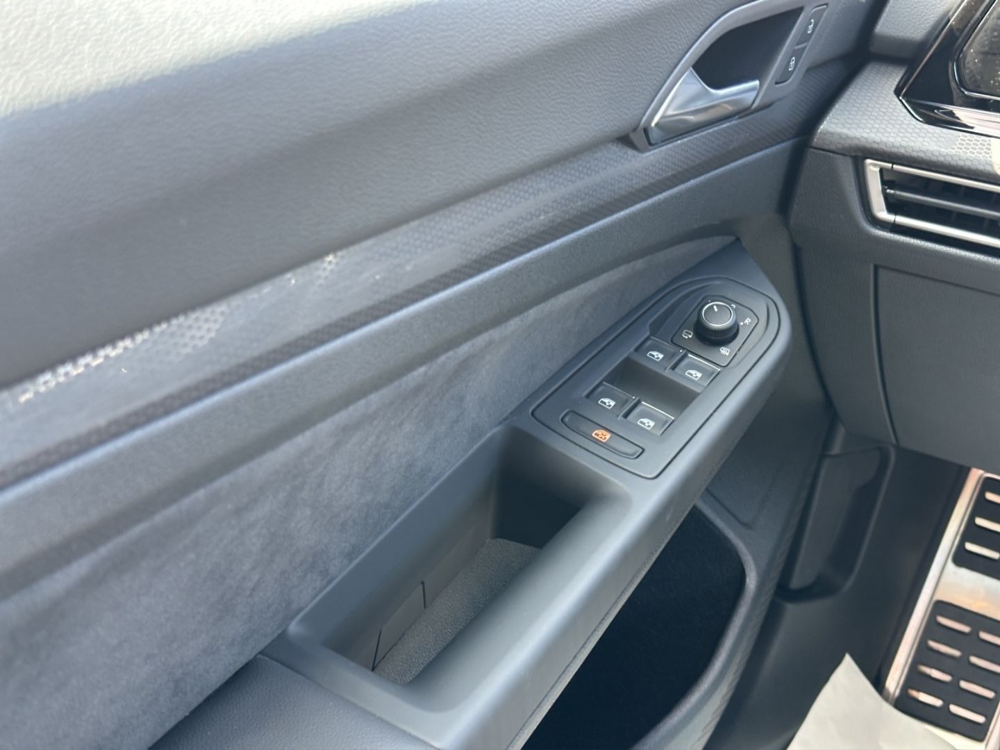 Golf GTI VIII 2.0 TSI 180 TSID7F AHZV HuD PDC AC