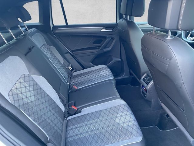 Tiguan R-Line 2.0 TDI DSG AHK*Navi*Kamera