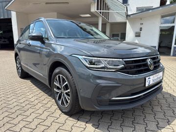 Volkswagen Tiguan - 3