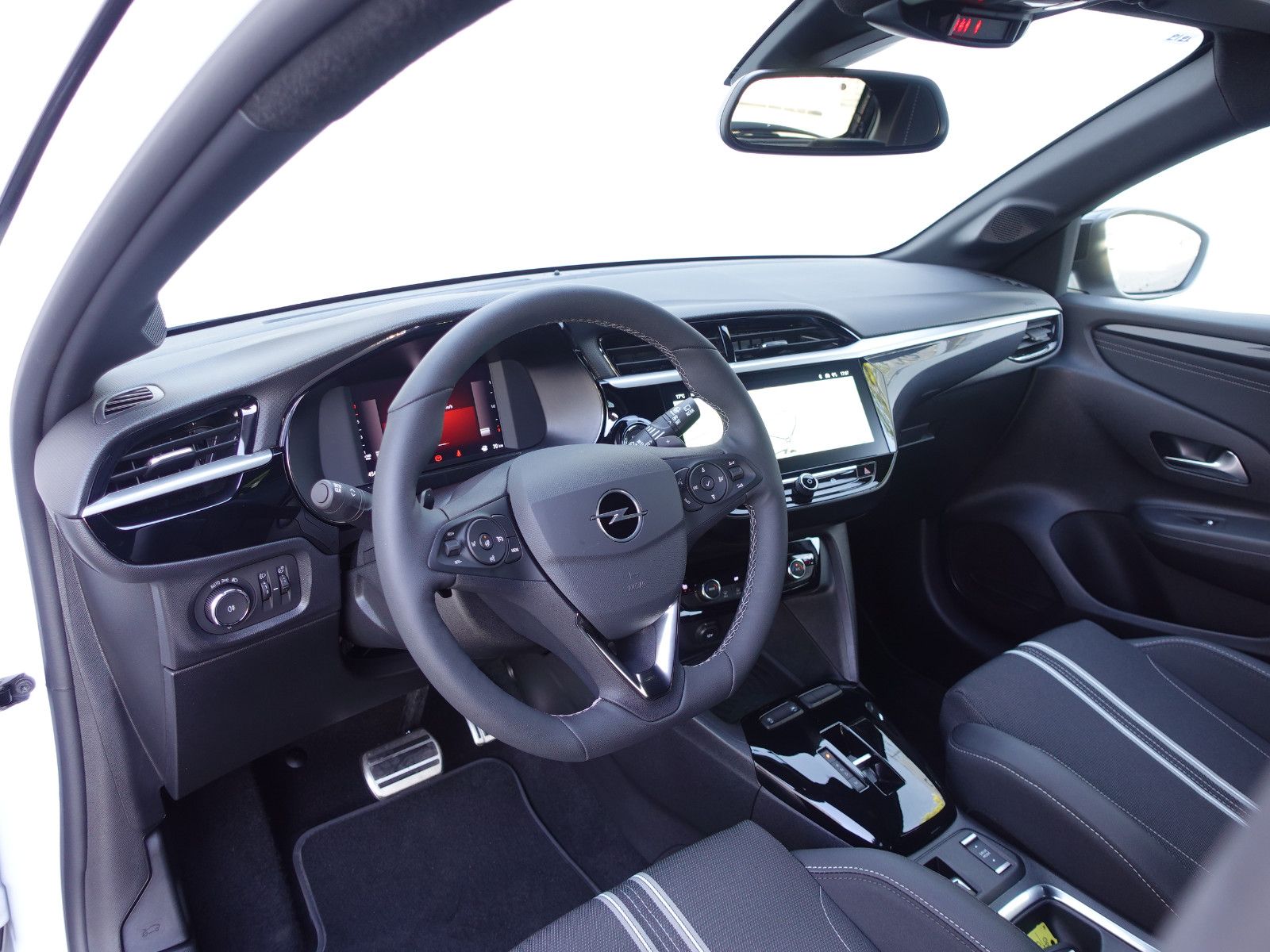 Fahrzeugabbildung Opel Corsa GS 1.2T AUTOMATIK,Navi,Kamera,Sitzhzg,Allw