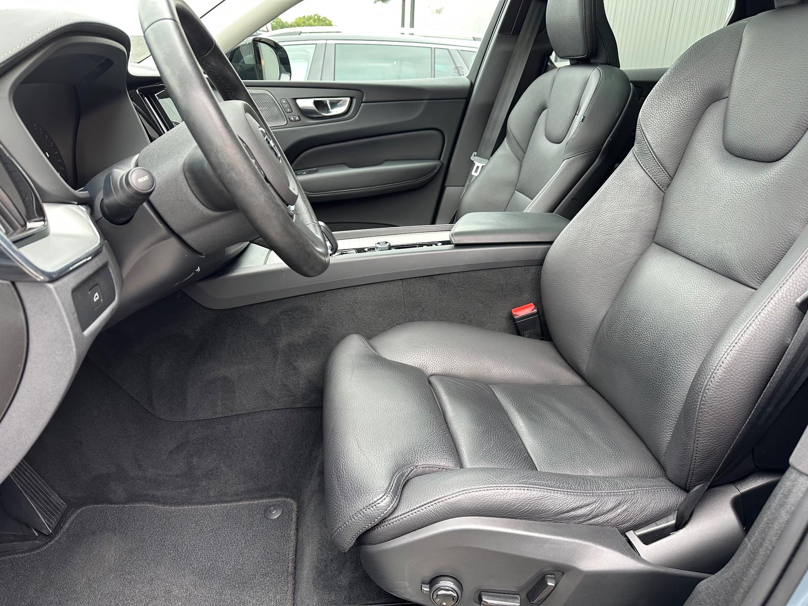 Volvo XC60 B5 AWD Ultimate Dark NAV+LED+PANO+AHK+STHZ, миниатюра 11