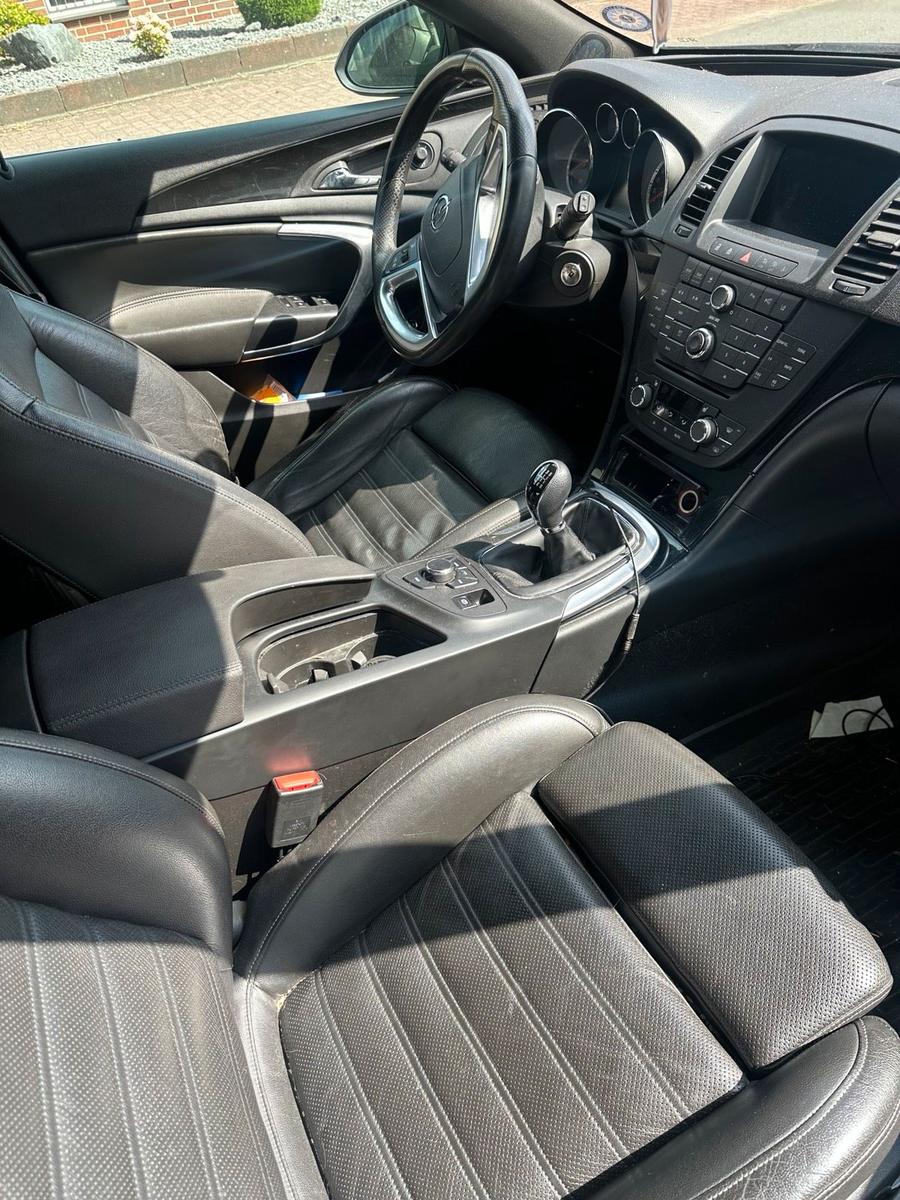 Opel Insignia 2012 — photo 10