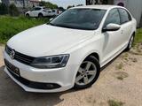 Volkswagen VW Jetta VI Comfortline BMT | Service & TÜV - Volkswagen Jetta aus 2011