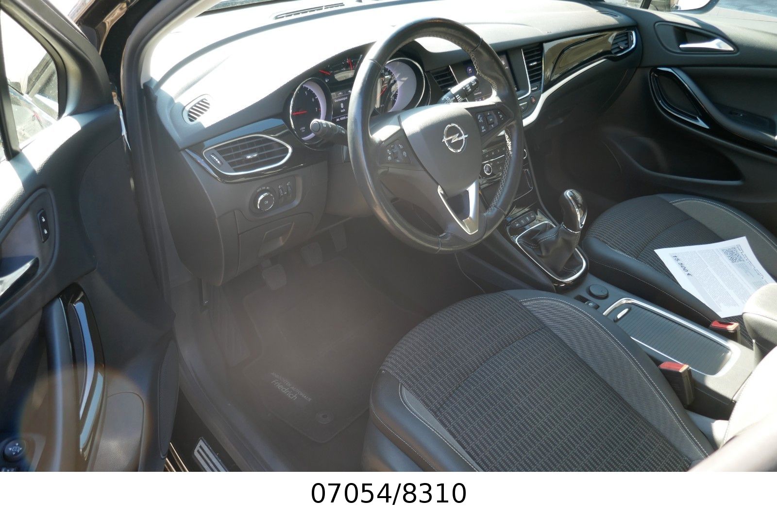 Fahrzeugabbildung Opel Astra K Lim./ Design & Tech