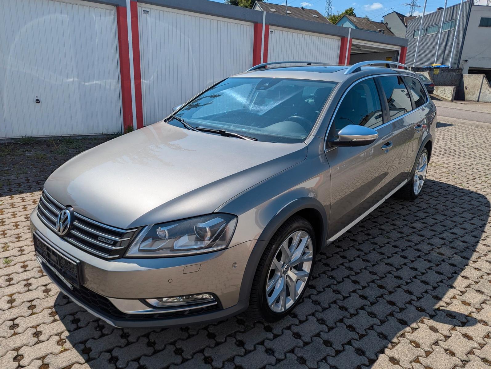 Volkswagen Passat Alltrack Variant BMT 4Motion DSG *Xenon*