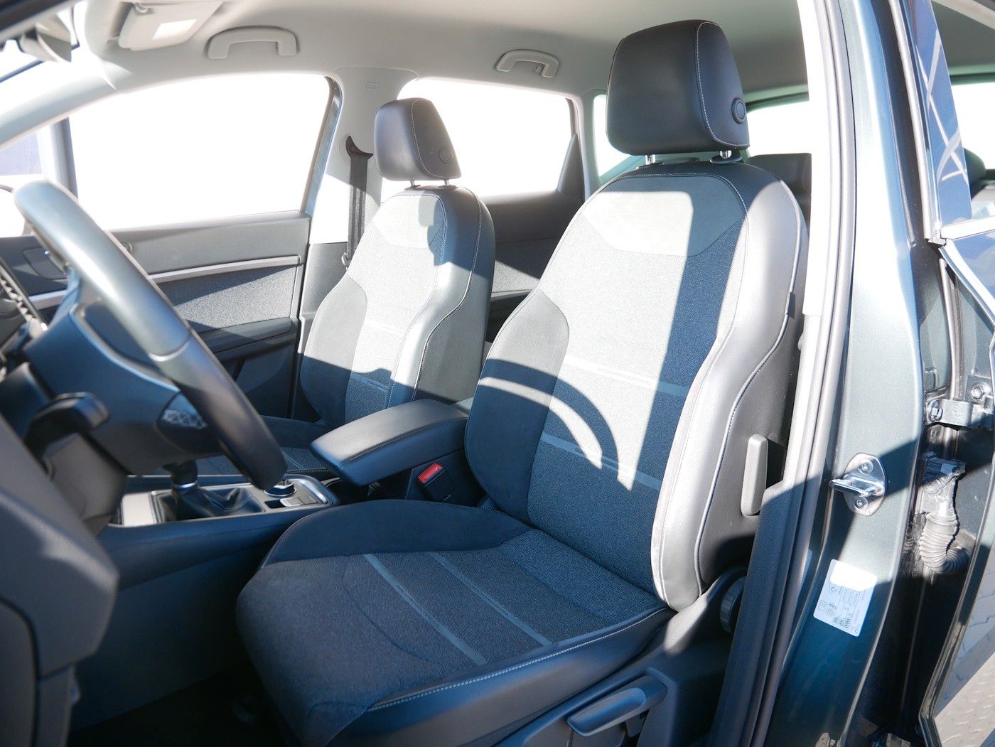 Fahrzeugabbildung SEAT Ateca 2.0 TDI Xperience AHK ACC SHZ 360°Kamera