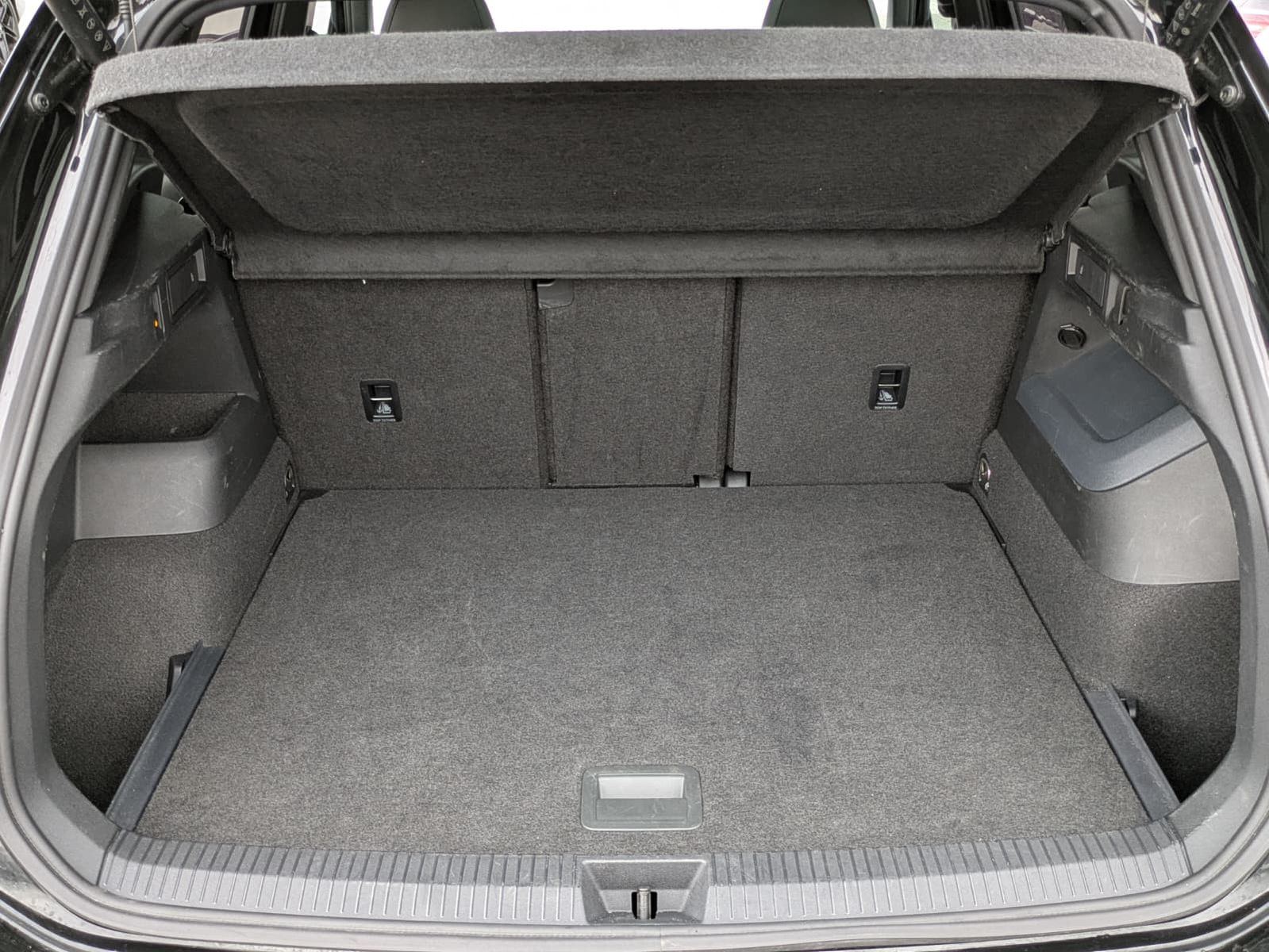 Fahrzeugabbildung Volkswagen Tiguan 2.0 TDI 4M R-Line PANO*H&K*AHK*MATRIX*20"