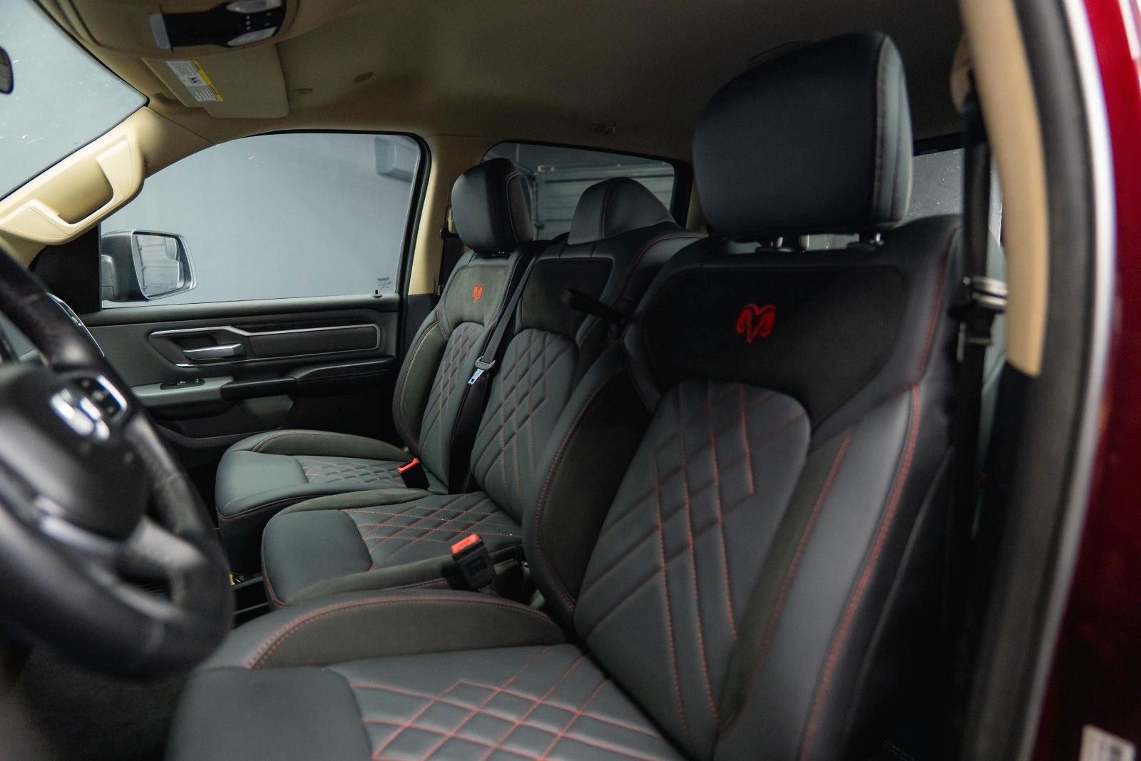 Fahrzeugabbildung Dodge RAM 5.7 V8 HEMI 4x4 OFFROAD Night Limited 19%