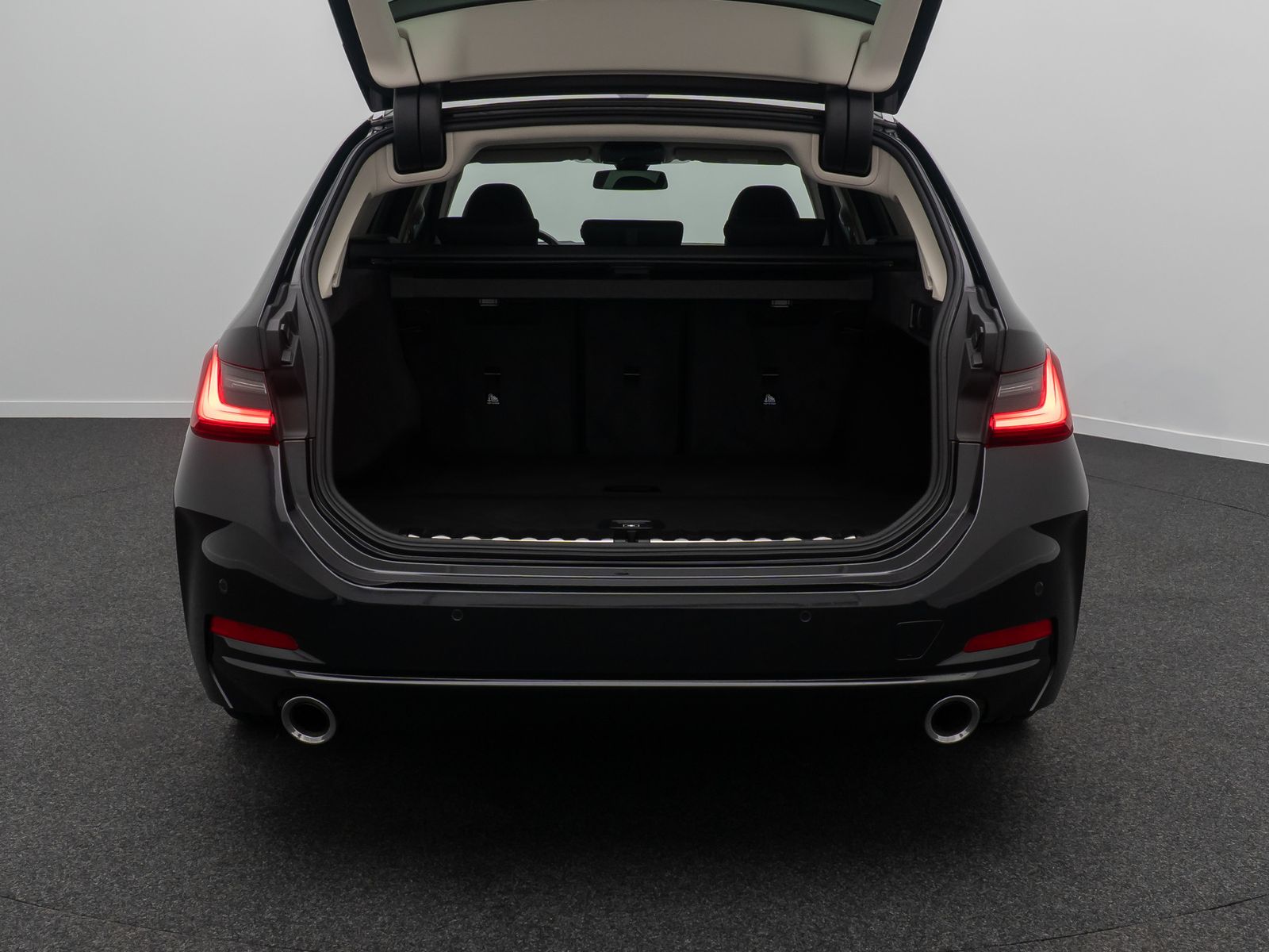 Fahrzeugabbildung BMW 320d HUD Sport Memory Kamera DAB Komfort DrivAss