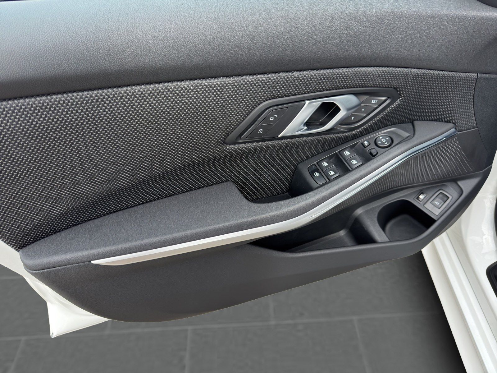 BMW 330 - Bild 10