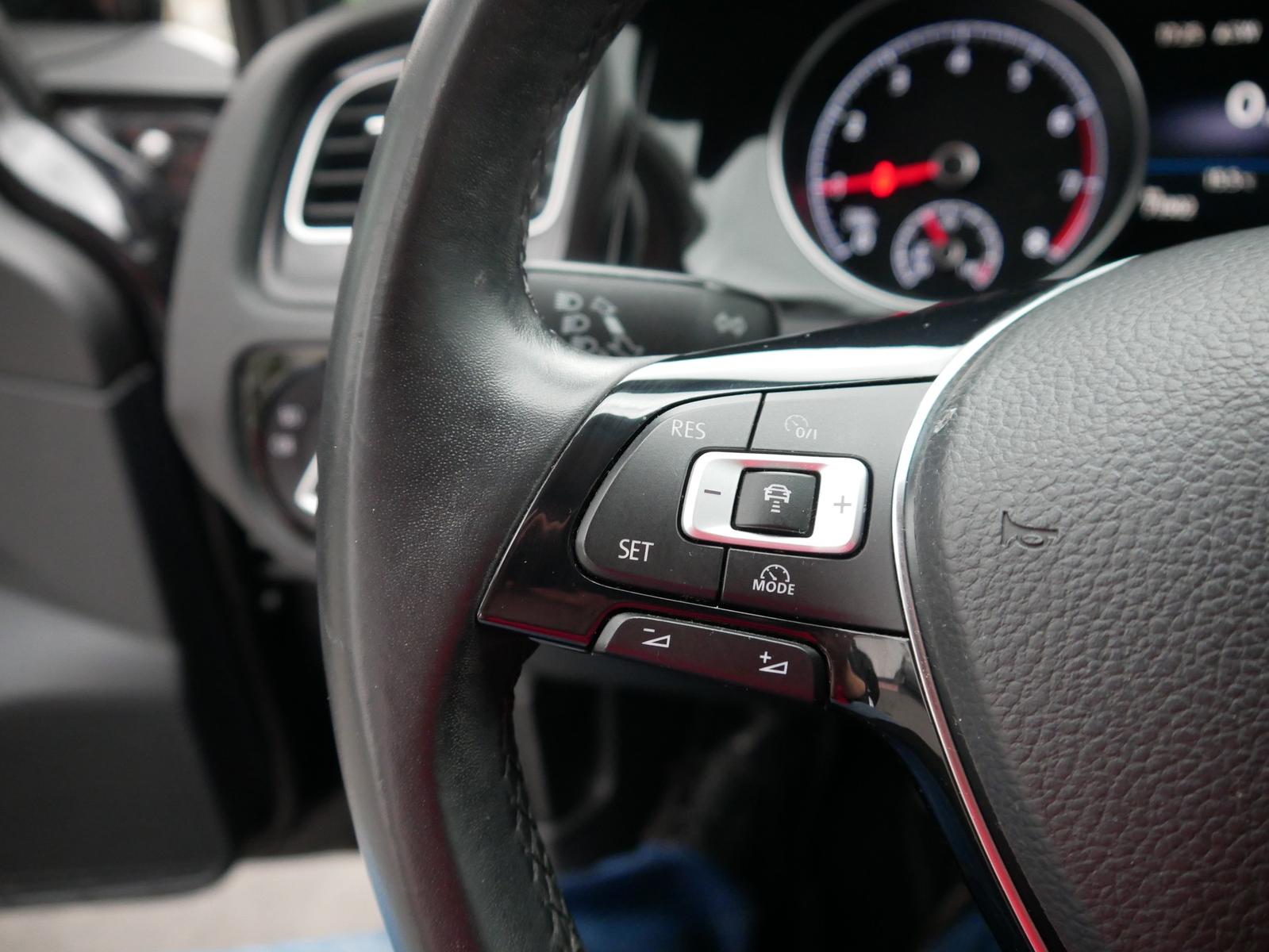 Volkswagen Golf VII 1.5 TSI Highline Navi ACC Kamera PDC